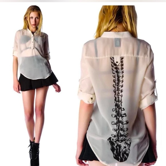 HOT TOPIC spine shirt - Picture 1 of 5